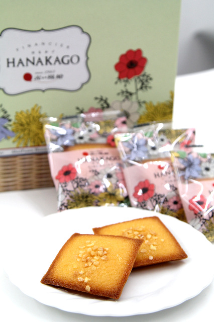 赤い風船の はなかご は贅沢な材料をふんだんに使ったフィナンシェです